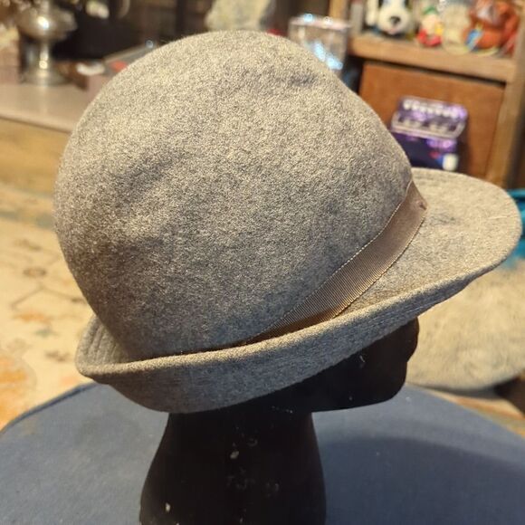 Jacki Vintage Grey Felt Asymetrical Brim Hat, derby - Picture 4 of 14